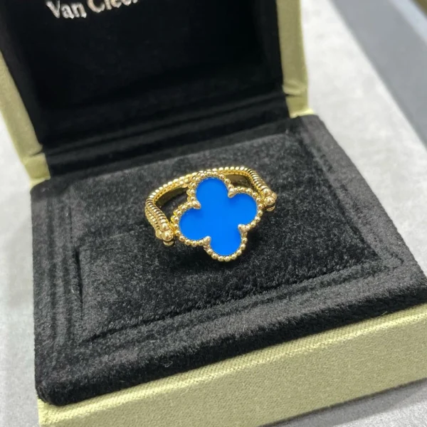 Van Cleef & Arpels Vintage Alhambra reversible ring | GodJewel