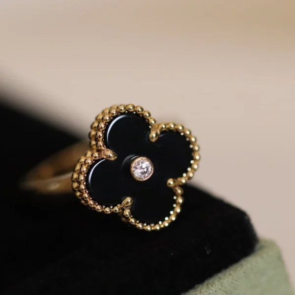 Van Cleef & Arpels Vintage Alhambra ring VA-R13 – Iconic clover-inspired luxury jewelry by GodJewel