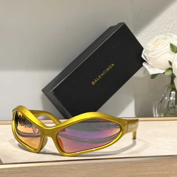 Balenciaga Side Xpander Cat sunglasses – high-performance fashion eyewear with iconic cat-eye frame