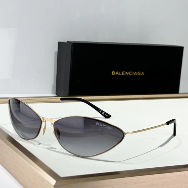Balenciaga Malibu sunglasses – unisex round sunglasses with modern silhouette and clean curves