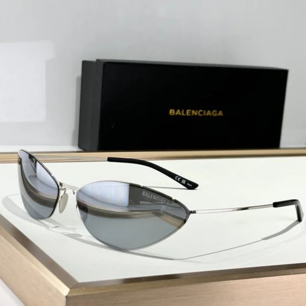 Luxury Balenciaga Malibu sunglasses for women and men – lightweight round frame and designer details