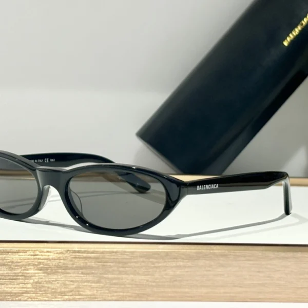 Balenciaga Neo round sunglasses combining retro shape with bold, contemporary aesthetics