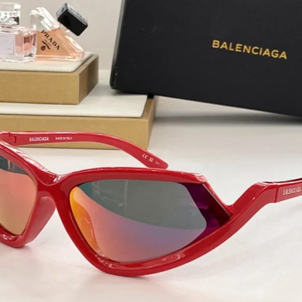 Sleek Balenciaga cat-eye sunglasses with Side Xpander design and sculpted temples for a futuristic edge