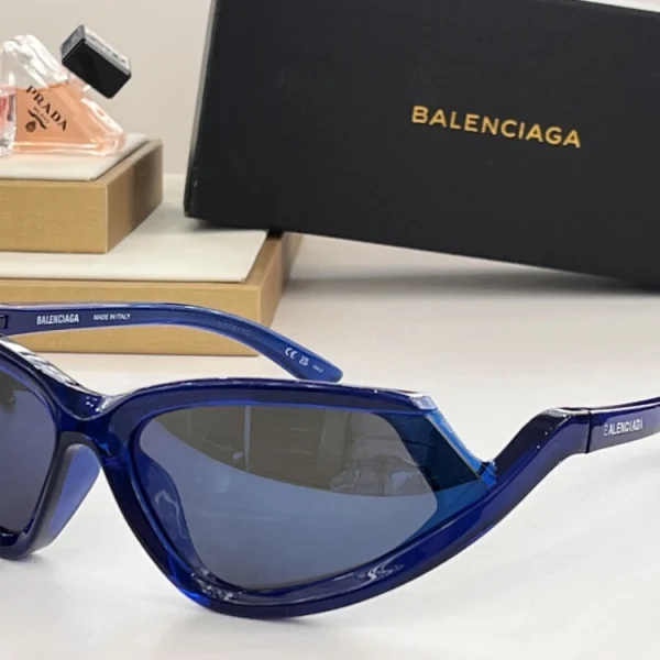 Balenciaga Side Xpander Cat sunglasses – high-performance fashion eyewear with iconic cat-eye frame