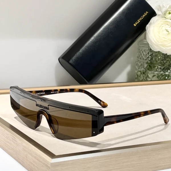 Balenciaga Ski rectangle sunglasses for men and women – designer performance eyewear with iconic style