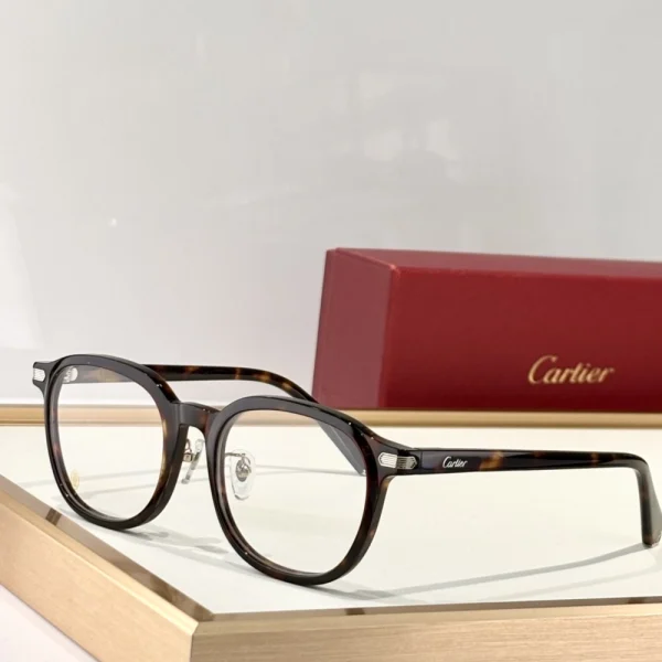 Cartier Première de Cartier sunglasses with refined frame lines inspired by the Maison’s watchmaking heritage
