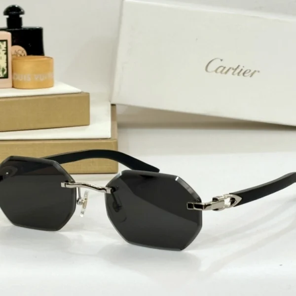 Luxury Cartier Sunglasses with C Allongé de Cartier motif, soft gradient lenses and ultra-thin temples for a modern touch