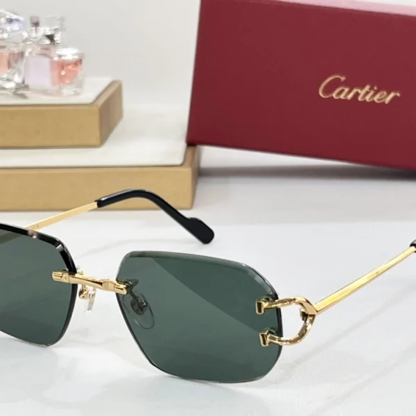 Minimalist Cartier Classic C de Cartier sunglasses with gradient lenses and signature C motif, perfect for timeless elegance