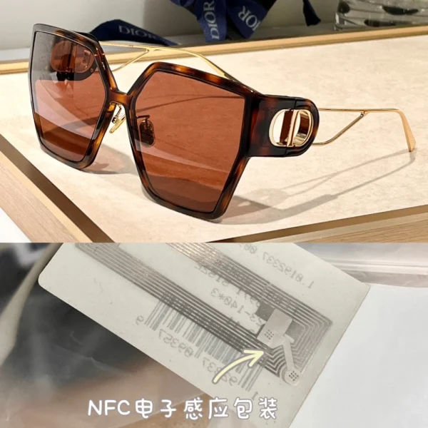 Front view of Dior 30Montaigne BU sunglasses showcasing oversized silhouette and Parisian haute couture style