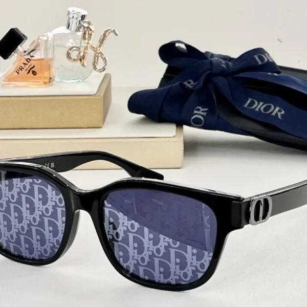 High-fashion Dior CD Icon S1F sunglasses styled with minimalist accessories for an elegant couture look