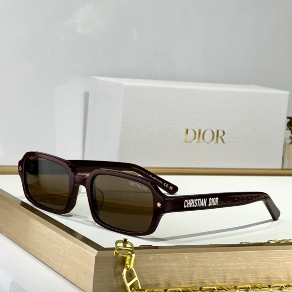 Front-facing Dior DiorPacific S3F sunglasses showcasing oversized silhouette and polished Parisian design
