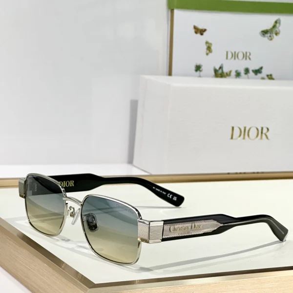 Front-facing Dior Label S2U sunglasses showcasing modern rectangular silhouette and polished acetate finish