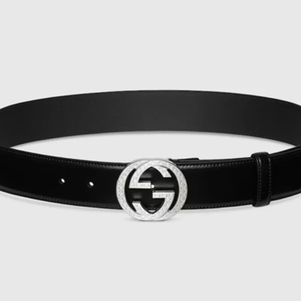 Gucci Black Leather Belt featuring signature Interlocking G engraved buckle – luxury designer accessory with refined craftsmanship