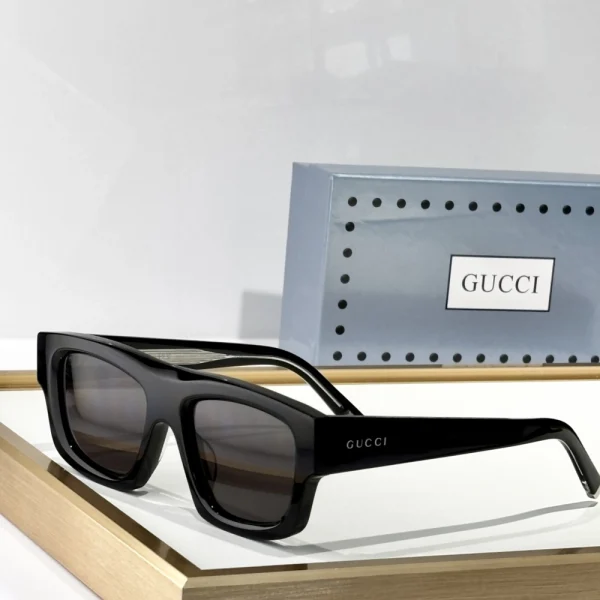 Gucci square-frame sunglasses – bold designer eyewear with oversized silhouette and luxury finish
