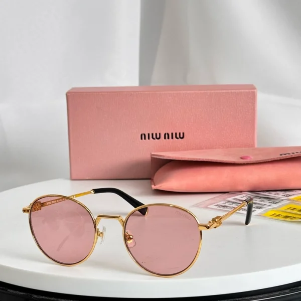 Miu Miu MM-SG67 logo sunglasses showcasing oversized silhouette and fashion-forward style