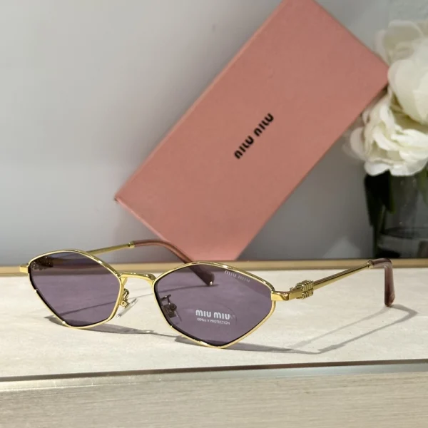 Stylish Miu Miu Miu Miu MM-SG30 sunglasses with modern frame and prominent logo design