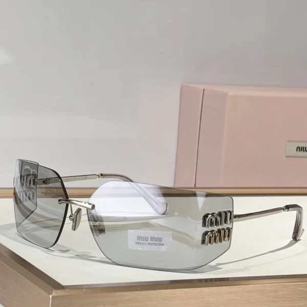 Fashion-forward Miu Miu Runway MM-SG49 sunglasses with signature runway design