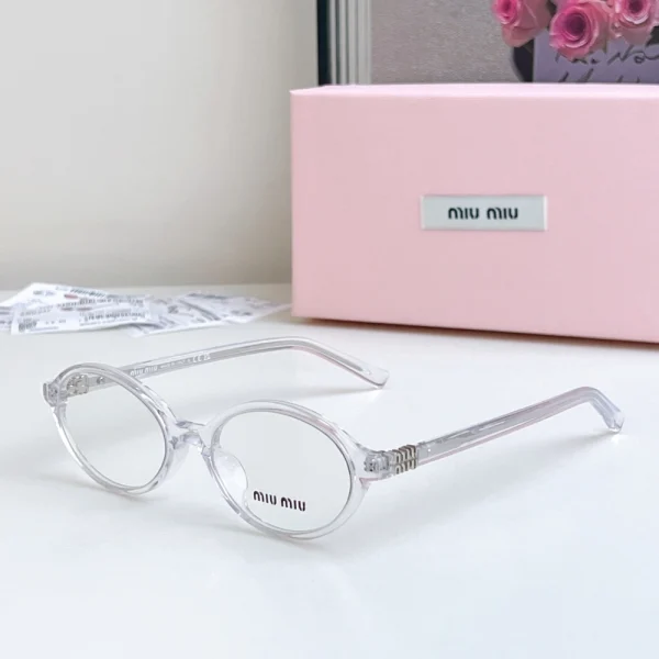 Front view of MiuMiu Miu Regard sunglasses with bold frame and polished finish