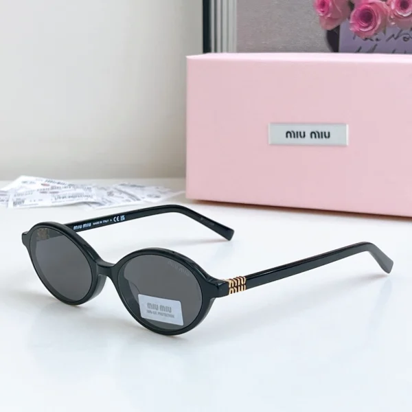 MiuMiu Miu Regard sunglasses MM-SG58 featuring bold frame and gradient lenses in a modern silhouette