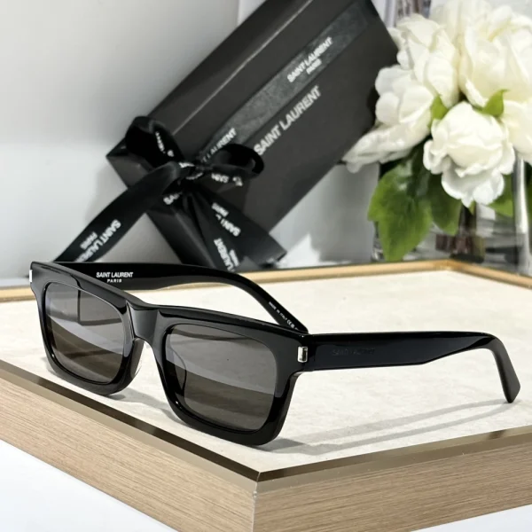 Elegant SL 461 Betty sunglasses by Saint Laurent showcasing retro-inspired oversized silhouette