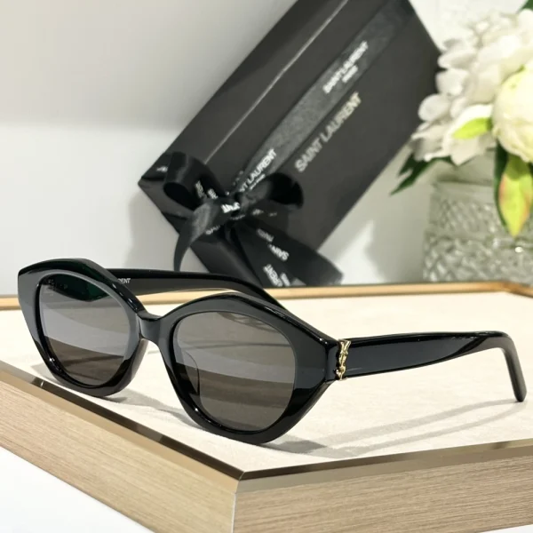 Front-facing Saint Laurent SL M148/F sunglasses featuring oversized square silhouette and clean lines