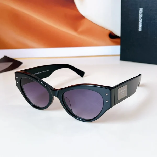 Elegant Dolce & Gabbana DG Logo Plaque Sunglasses featuring signature Italian detailing