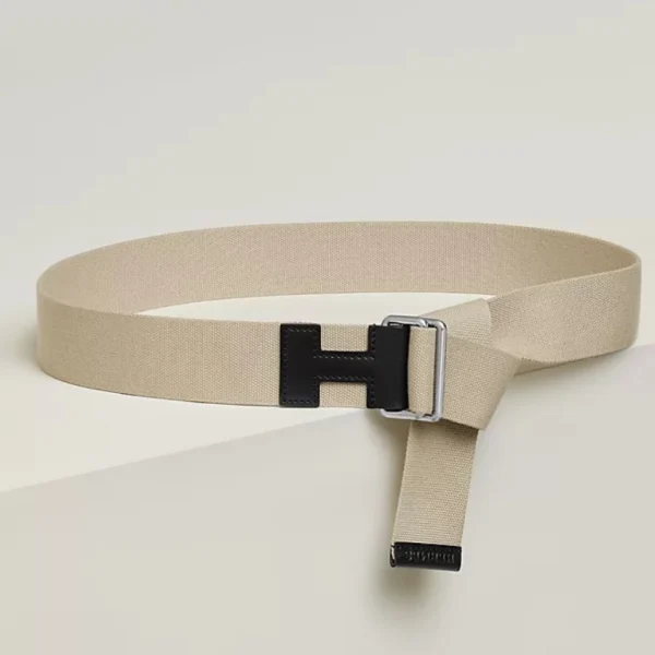 Hermès Nomade 40 Belt Beige featuring soft beige leather and iconic Hermès craftsmanship