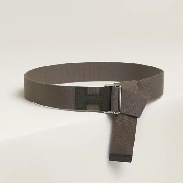 Hermès Nomade 40 Belt Vert-de-Gris featuring elegant green-grey leather and iconic Hermès craftsmanship