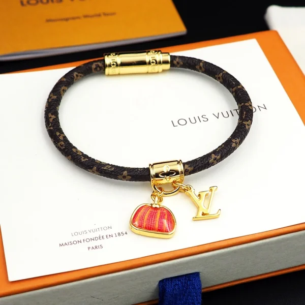 Louis Vuitton LV x YK Hang It Bracelet – Stylish designer bracelet featuring LV x YK collaborative charm and refined metal finish