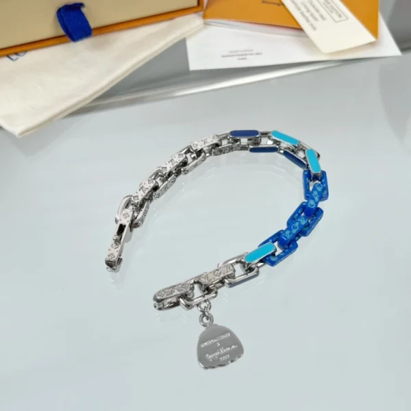 Side perspective of the Monogram Chain Bracelet featuring a secure clasp and signature LV design