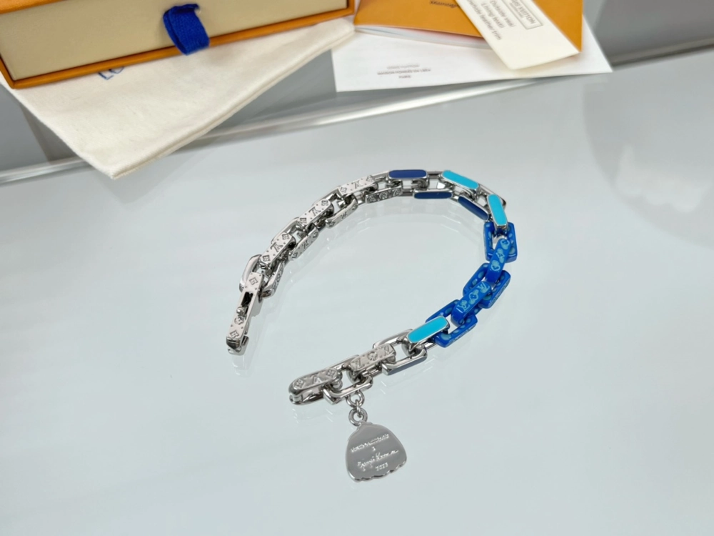 Side perspective of the Monogram Chain Bracelet featuring a secure clasp and signature LV design