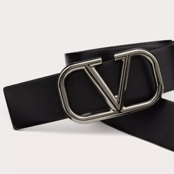Luxury Valentino VLogo Signature Calfskin Belt 40mm offering sophisticated style and premium craftsmanship