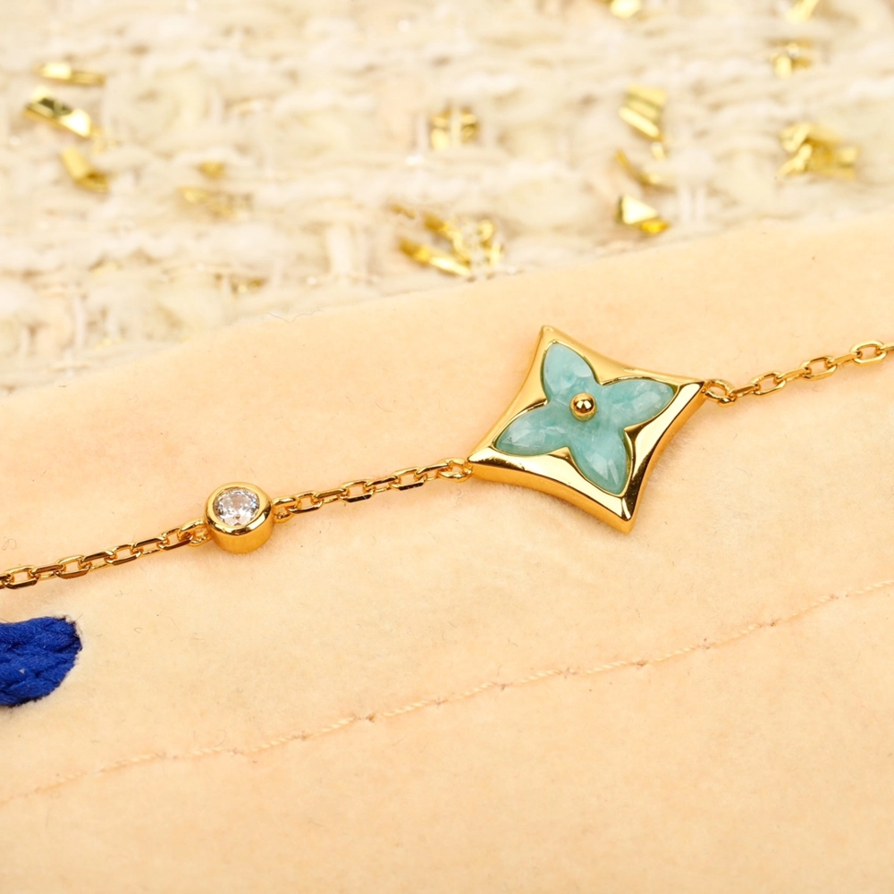 Louis Vuitton Color Blossom Star BB Bracelet – Stylish bracelet for men and women with colorful floral accents