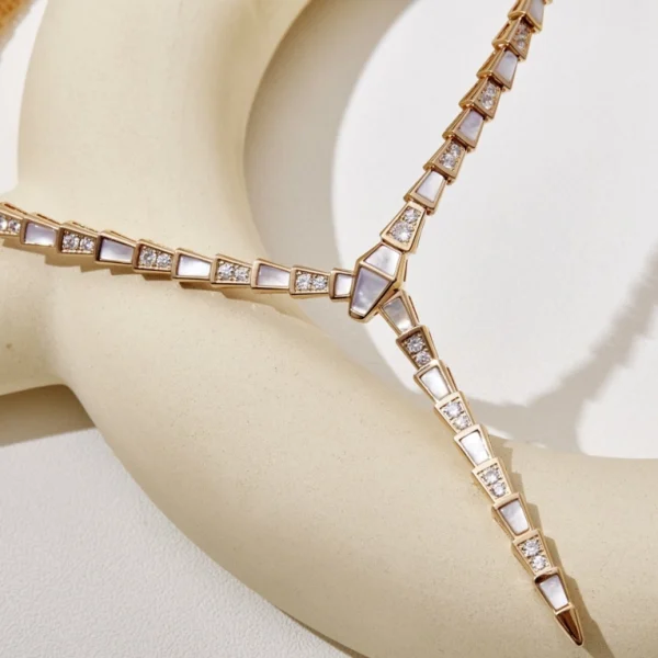 Bulgari Serpenti Viper Necklace BG-NL24
