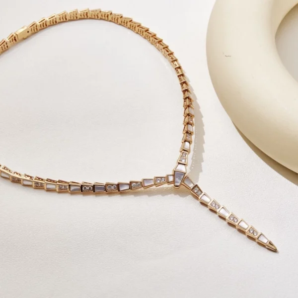 Bulgari Serpenti Viper Necklace BG-NL24