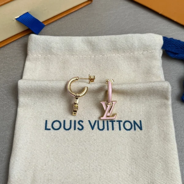 Louis Vuitton Earrings LV-ER87