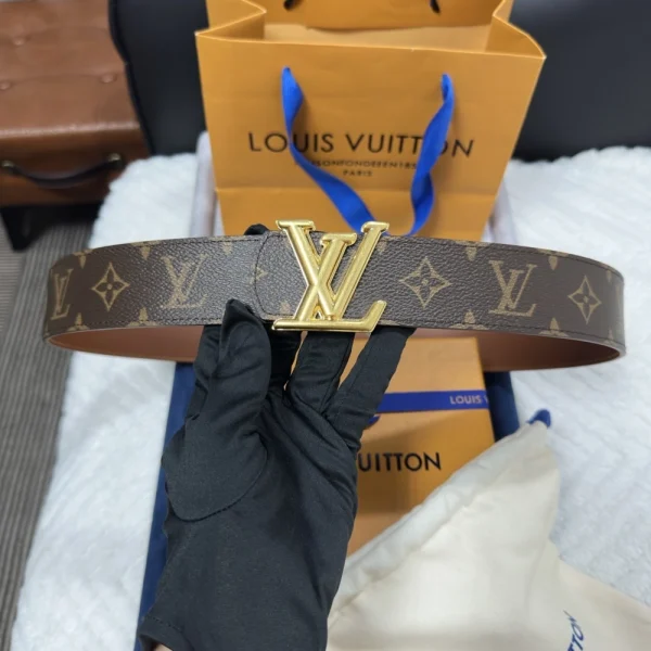 Louis Vuitton LV Dimension 40MM Belt LV-B18
