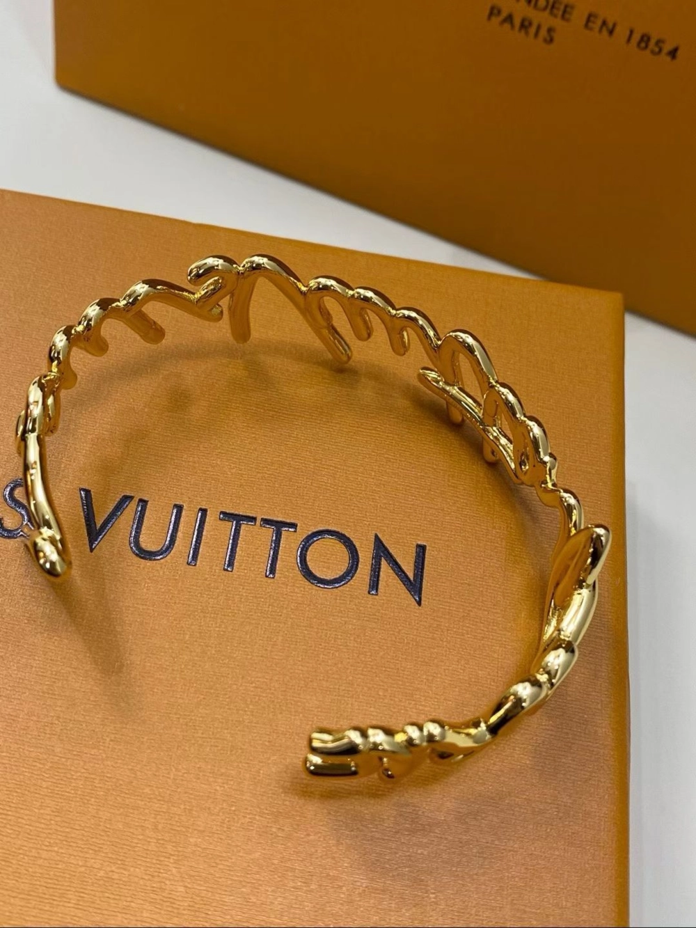 Louis Vuitton LV Script Bracelet Gold