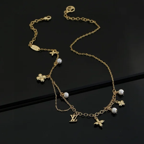 Louis Vuitton Blooming Pearls Necklace