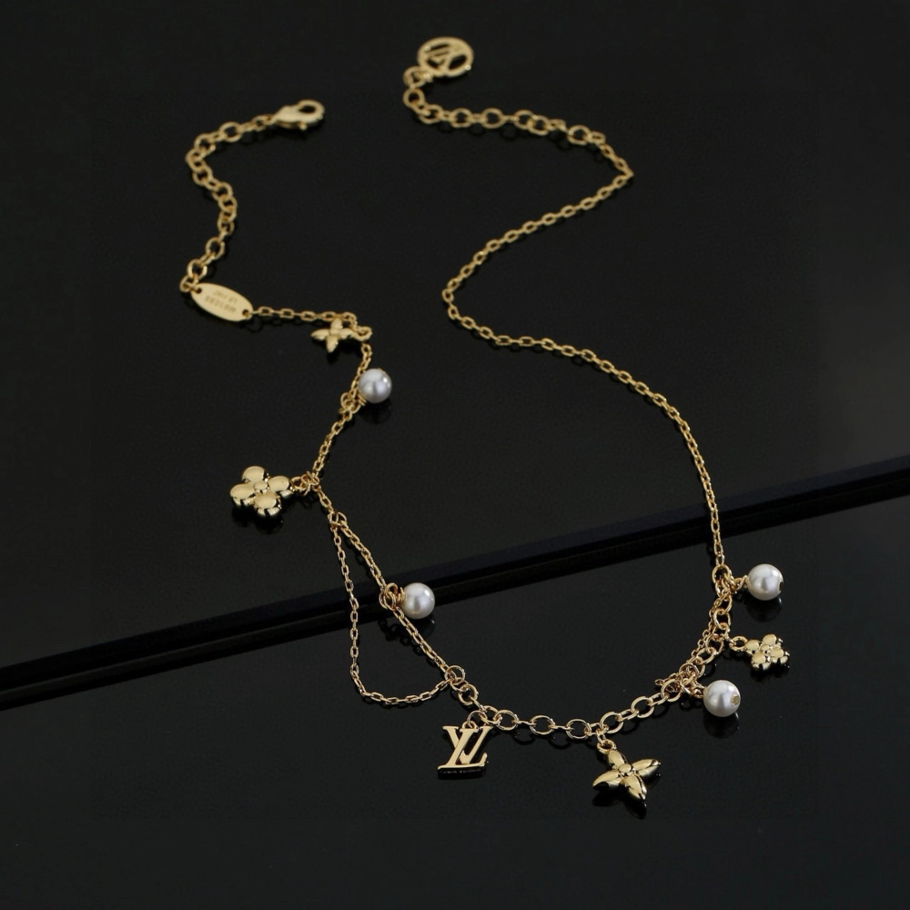 Louis Vuitton Blooming Pearls Necklace