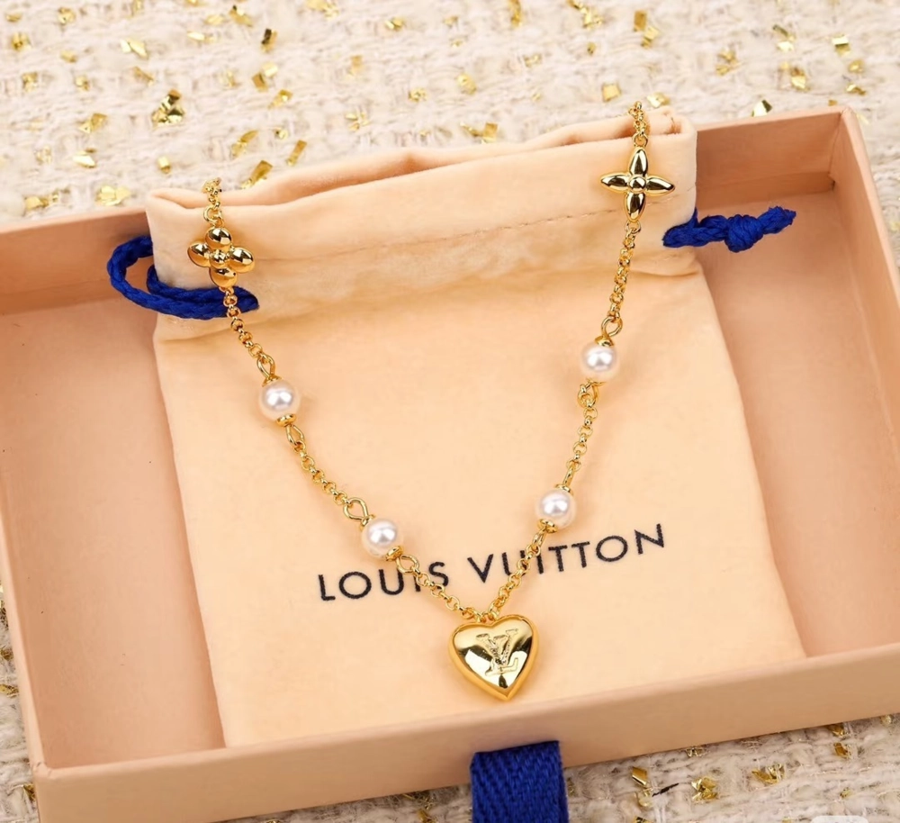 Louis Vuitton LV Heart Necklace