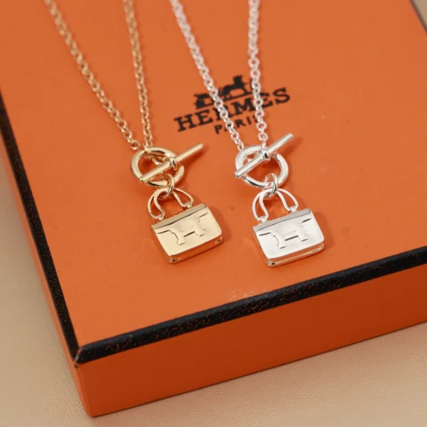 Hermes Amulettes Kelly Pendant HM-NL25